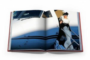 Изкуството на книгите.летенето и миланския шик 1 | Elegant Living Изкуството на книгите.летенето и миланския шик 1