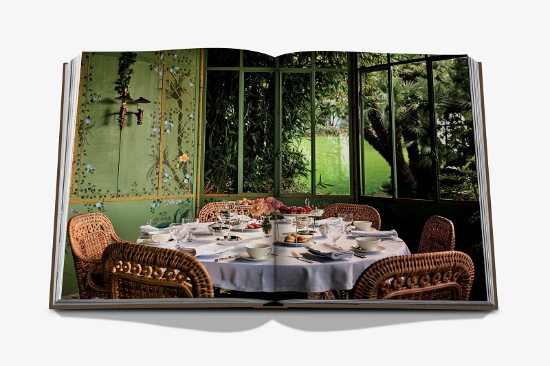 книга assouline secret stays