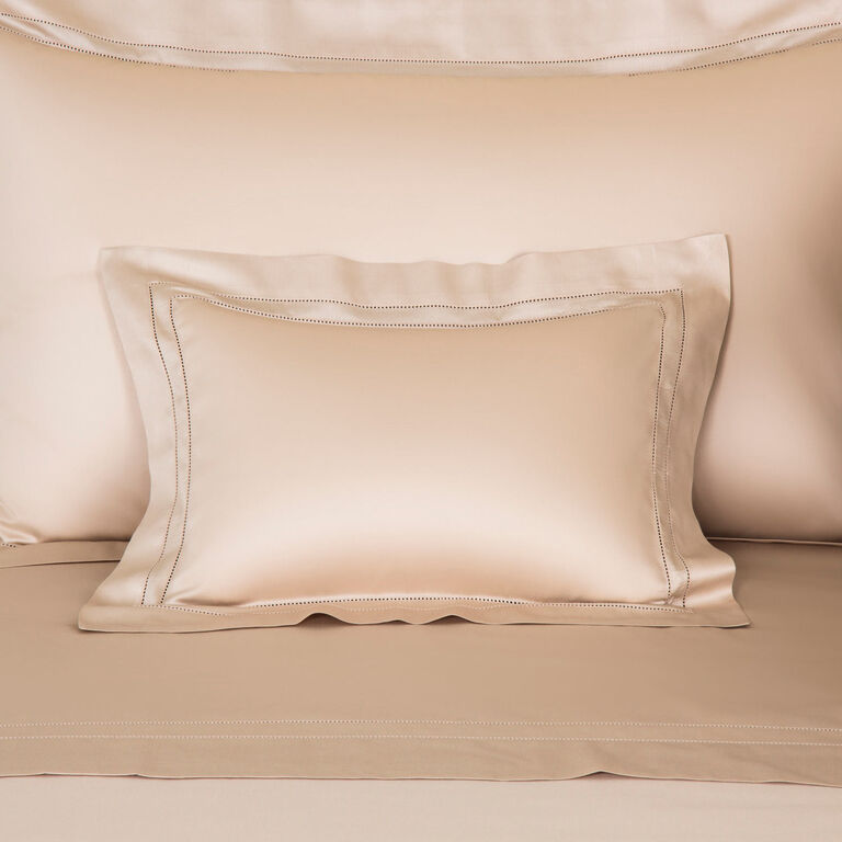 kalufka-za-vuzglavnica-doppio-ajour-boudoir-savage-beige-30x40-frette калъфка за възглавница frette doppio ajour boudoir savage beige 30x40