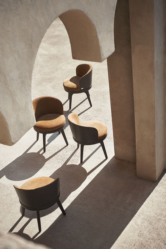 стол fendi casa doyle leather legs