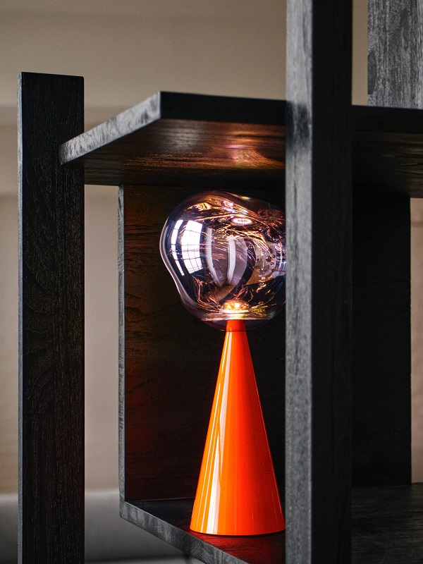 настолна лампа tom dixon melt portable led fluoro